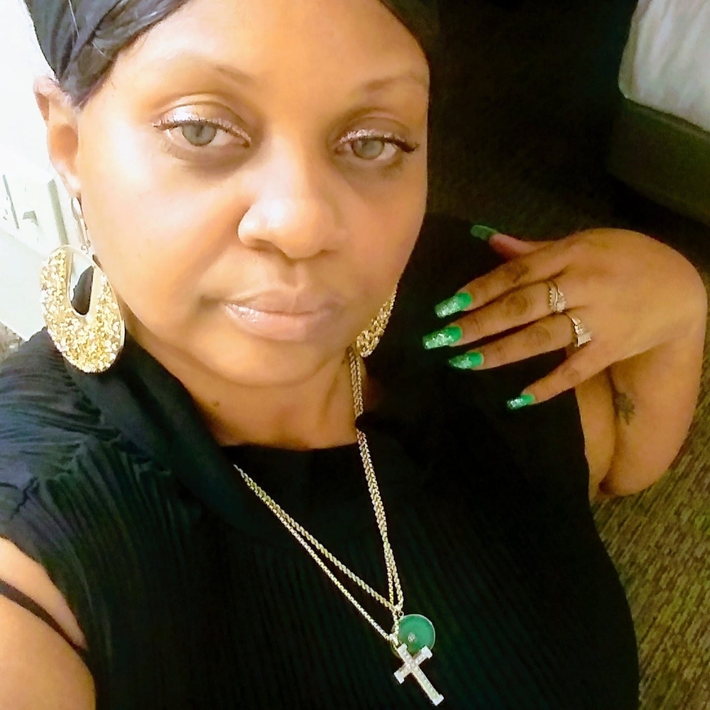 Meet your Posher, Della